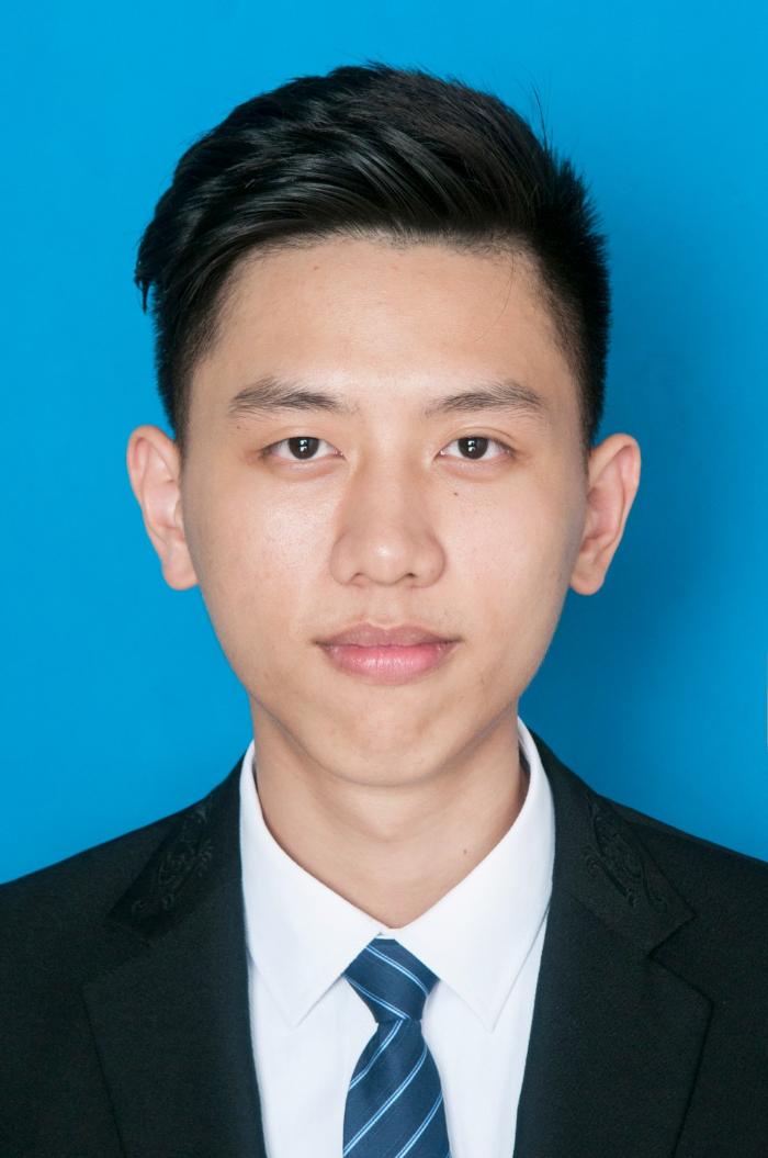 何思成 預備黨員